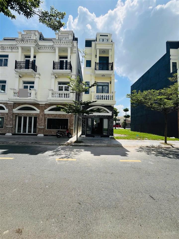 4,7tỷ tl bán nhà mới 3 mặt thoáng 1 trệt 2 lầu, kdc icon chợ thông dụng, p. tân đông hiệp, tp dĩ an