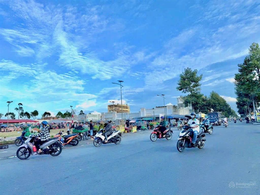 Nền đẹp 220m2 mặt tiền đường phượng hoàng  kdc hoàng quân  xã mỹ hoà  tx. bình minh  vĩnh long