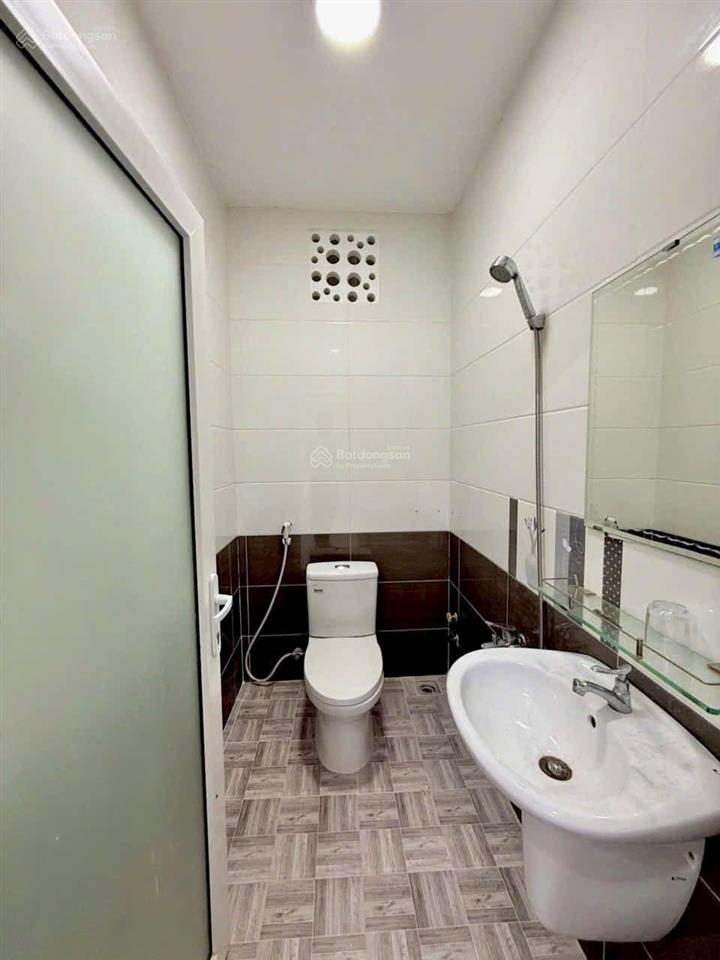 Chủ gửi bán nhà hoàn thiện (1 trệt 3 lầu) đầy đủ nội thất trục chính a2 bùi quang trinh kdc phú an