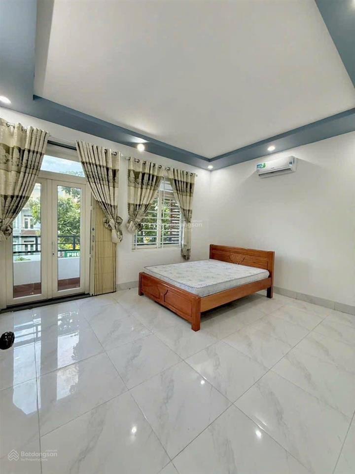Chủ gửi bán nhà hoàn thiện (1 trệt 3 lầu) đầy đủ nội thất trục chính a2 bùi quang trinh kdc phú an