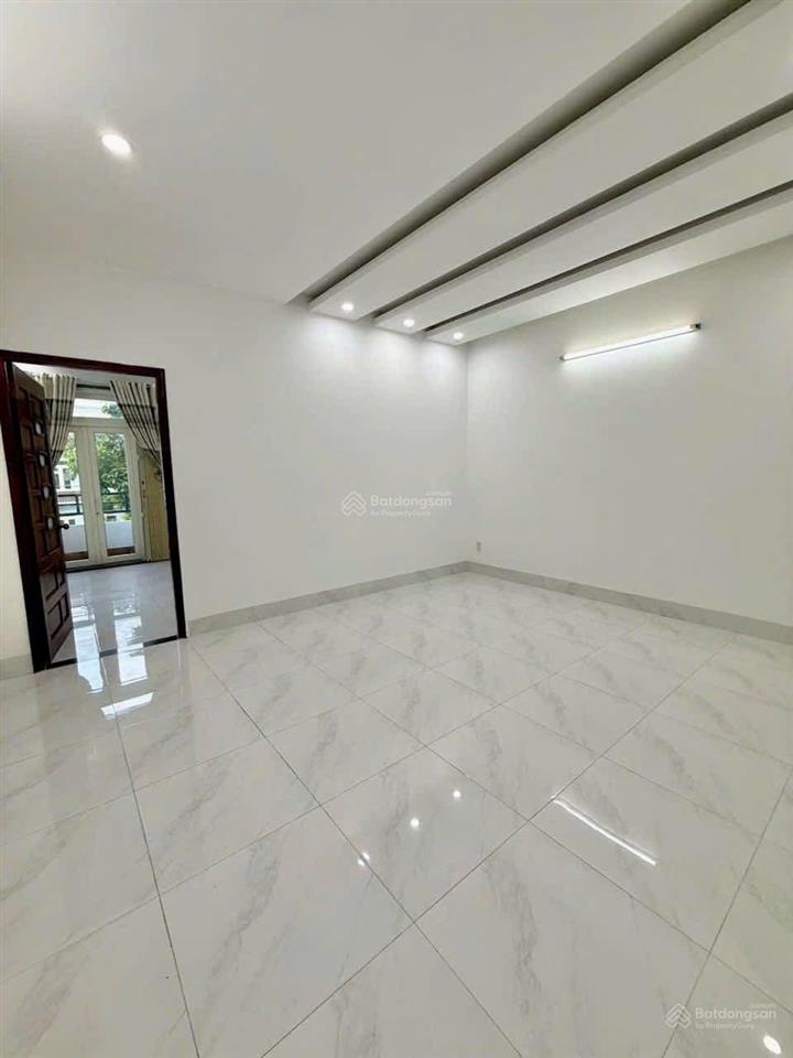 Chủ gửi bán nhà hoàn thiện (1 trệt 3 lầu) đầy đủ nội thất trục chính a2 bùi quang trinh kdc phú an