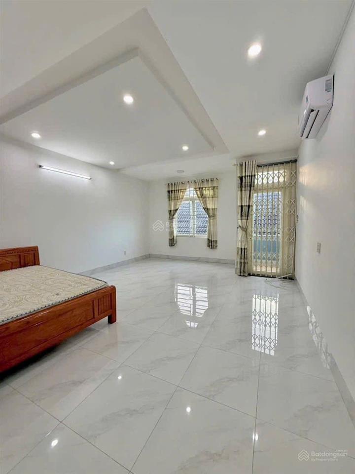 Chủ gửi bán nhà hoàn thiện (1 trệt 3 lầu) đầy đủ nội thất trục chính a2 bùi quang trinh kdc phú an