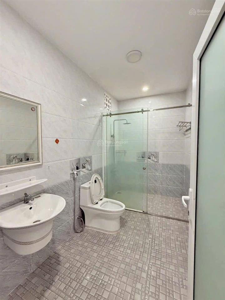 Chủ gửi bán nhà hoàn thiện (1 trệt 3 lầu) đầy đủ nội thất trục chính a2 bùi quang trinh kdc phú an