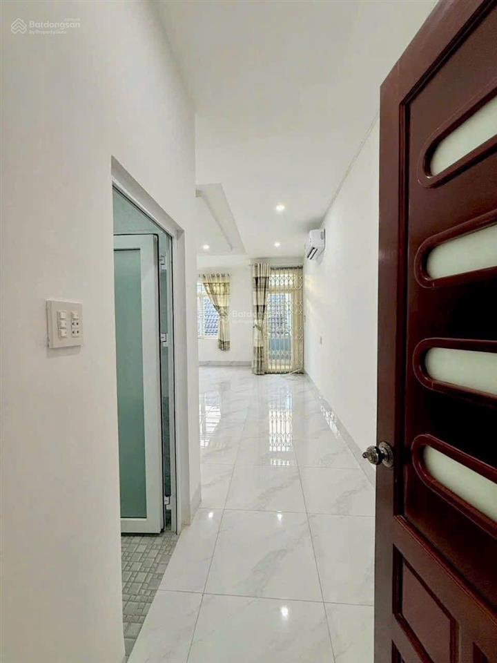 Chủ gửi bán nhà hoàn thiện (1 trệt 3 lầu) đầy đủ nội thất trục chính a2 bùi quang trinh kdc phú an