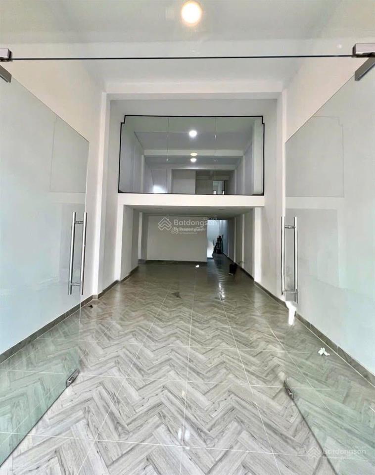 Cho thuê nhà nguyên căn chính chủ, mặt tiền hai bà trưng, q3