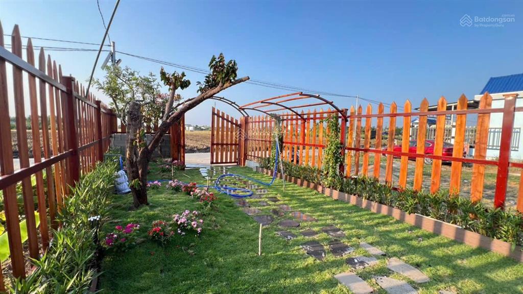 Nhà vườn ở trung tâm xã phước thành  tphcm. giá 1tỷ2 bao sổ 1100m2, sổ sẵn