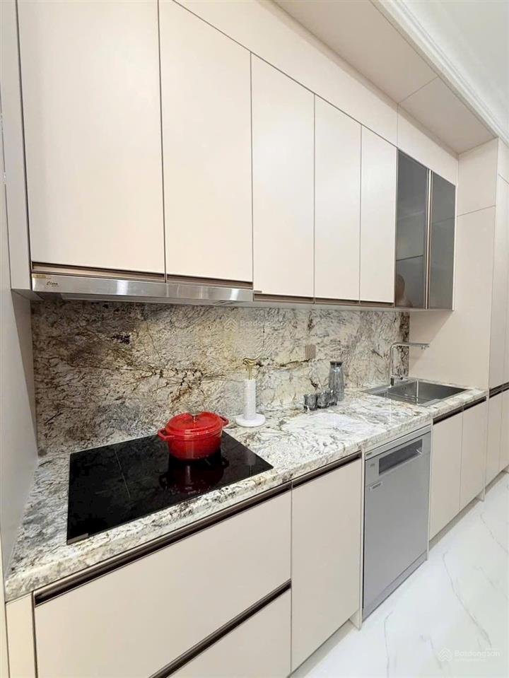 Ch cao cấp 200m ra ga metro, giá 36tr/m2. chỉ tt 150tr hoặc trả 5tr/tháng nhận nhà full nt