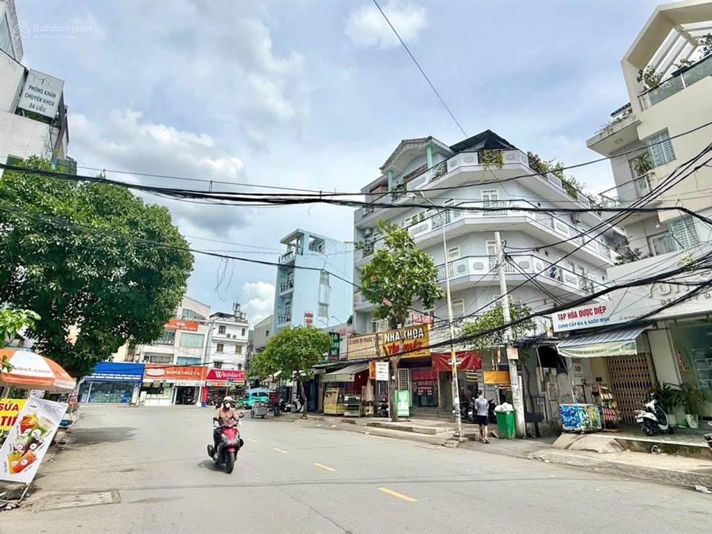 Tôi chính chủ! bán nhà 3tầng mt huỳnh văn bánh, 68m2 ngang 5m vuông vức. bán gấp 12 tỷ thương lượng