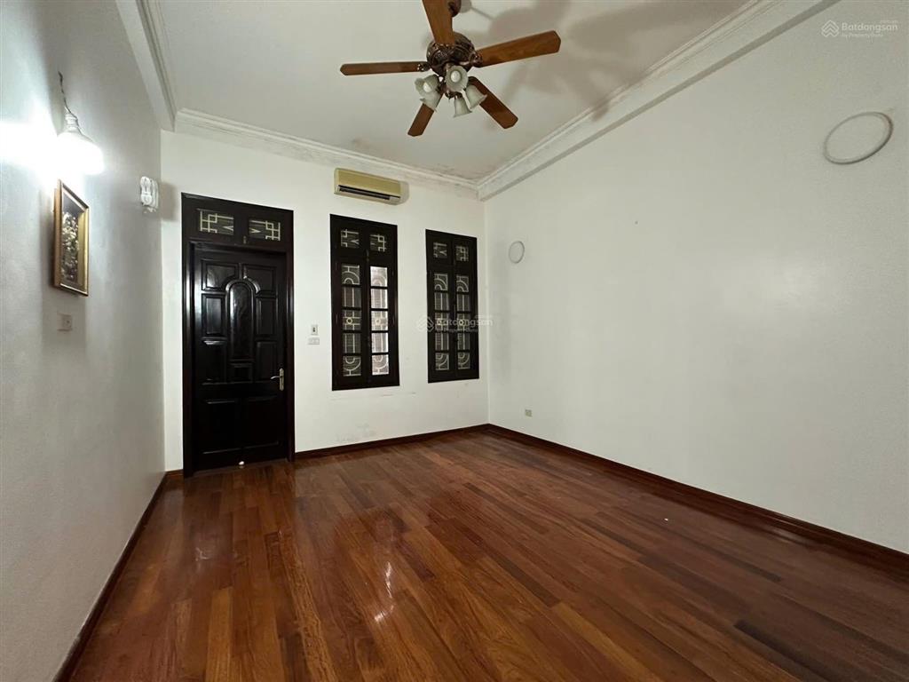 Hót ! mặt hồ phố chùa láng  2 ô tô tránh nhau  thang máy  vỉa hè, kinh doanh 70m2 x 6t, mt 4.5m