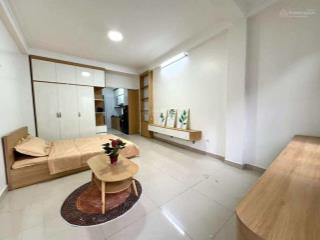 Toà căn hộ lô góc 3 thoáng  phố nguyễn văn huyên cg  ô tô vào nhà  dt 100tr/tháng, 82m2 x 7 tầng