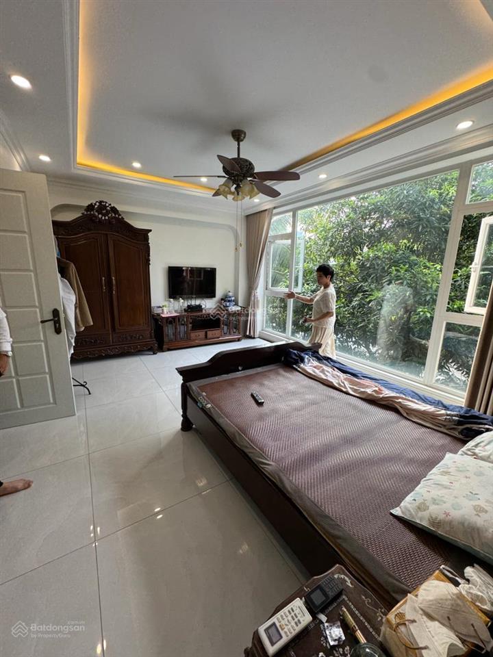 Mặt phố thọ tháp  vỉa hè  kinh doanh đỉnh  view trường quốc tế 200m2 x 4 tầng, mặt tiền 14m
