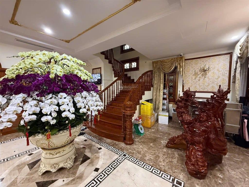 Dậy sóng  siêu phẩm biệt thự lô góc  phố trần kim xuyến  view vườn hoa  217m2 x 4 tầng, mt 26m