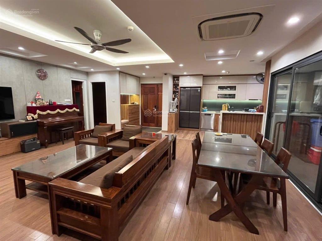Chính chủ bán căn hộ vip! tòa r2b royal city 72a nguyễn trãi, trung tâm thanh xuân 145m 18 tỷ