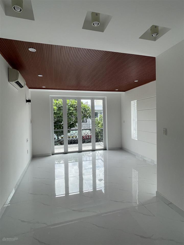 Cho thuê villa mới đẹp 2 mặt tiền đường đặng văn ngữ  200m2  30tr/tháng