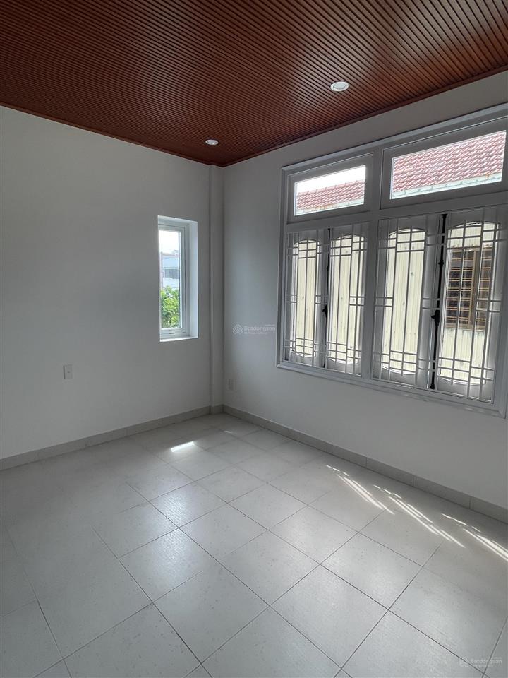 Cho thuê villa mới đẹp 2 mặt tiền đường đặng văn ngữ  200m2  30tr/tháng