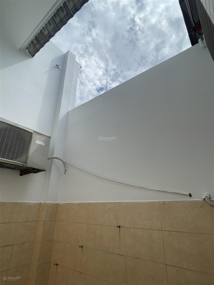 Cho thuê villa mới đẹp 2 mặt tiền đường đặng văn ngữ  200m2  30tr/tháng