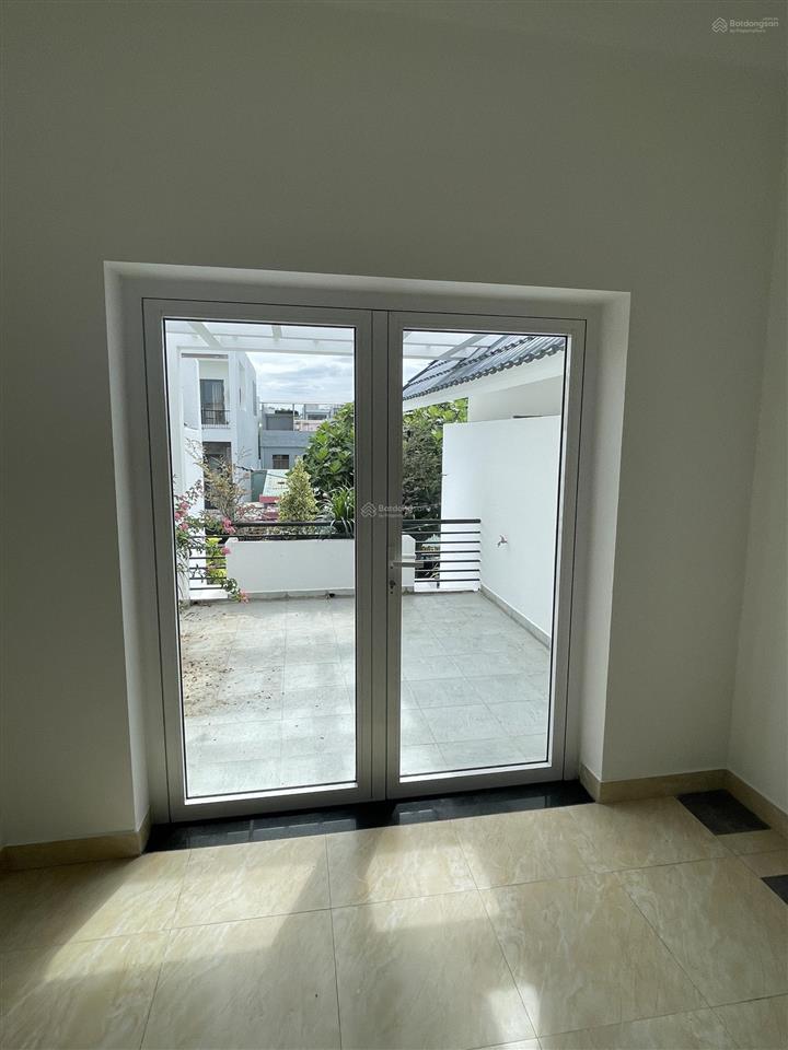 Cho thuê villa mới đẹp 2 mặt tiền đường đặng văn ngữ  200m2  30tr/tháng