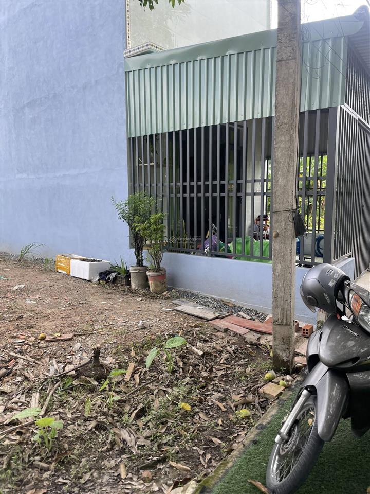 Chính chủ cần bán gấp đất đối diện chợ bến lức