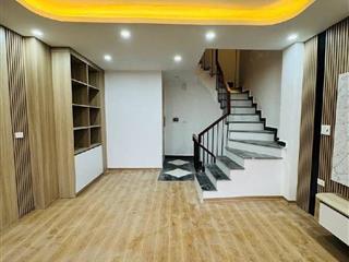 Vợ chồng trẻ bán nhà Cầu Giấy 33m² – 100m ra phố – Morning đỗ cửa – Chuyển nhà rộng hơn