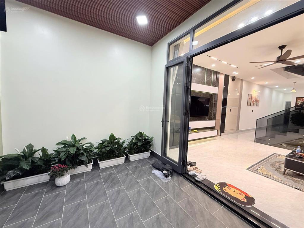 Bán nhà mới full nội thất đường nguyễn đức thiệu