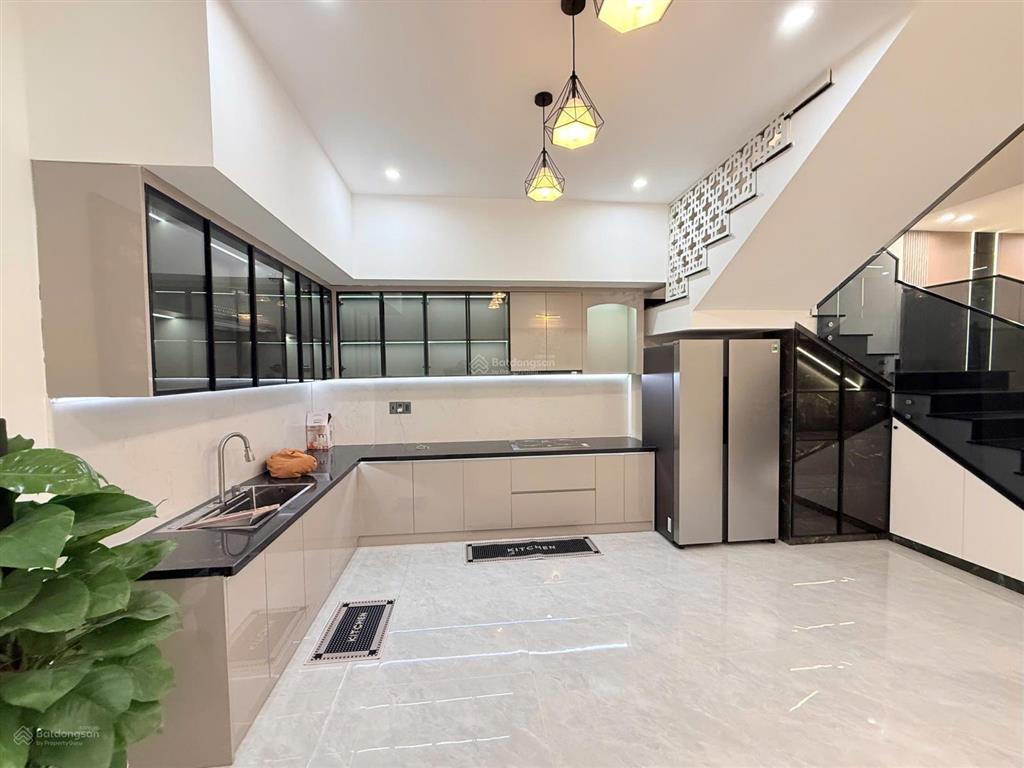 Bán nhà mới full nội thất đường nguyễn đức thiệu