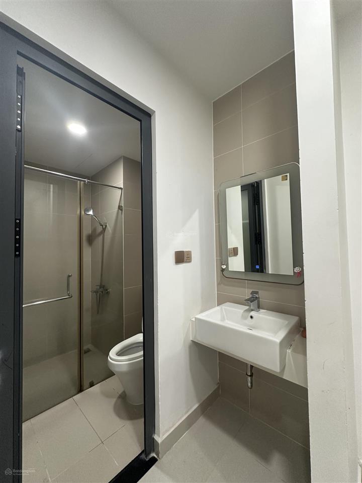 Cần bán căn 2 phòng ngủ giá tốt tại q7 boulevard
