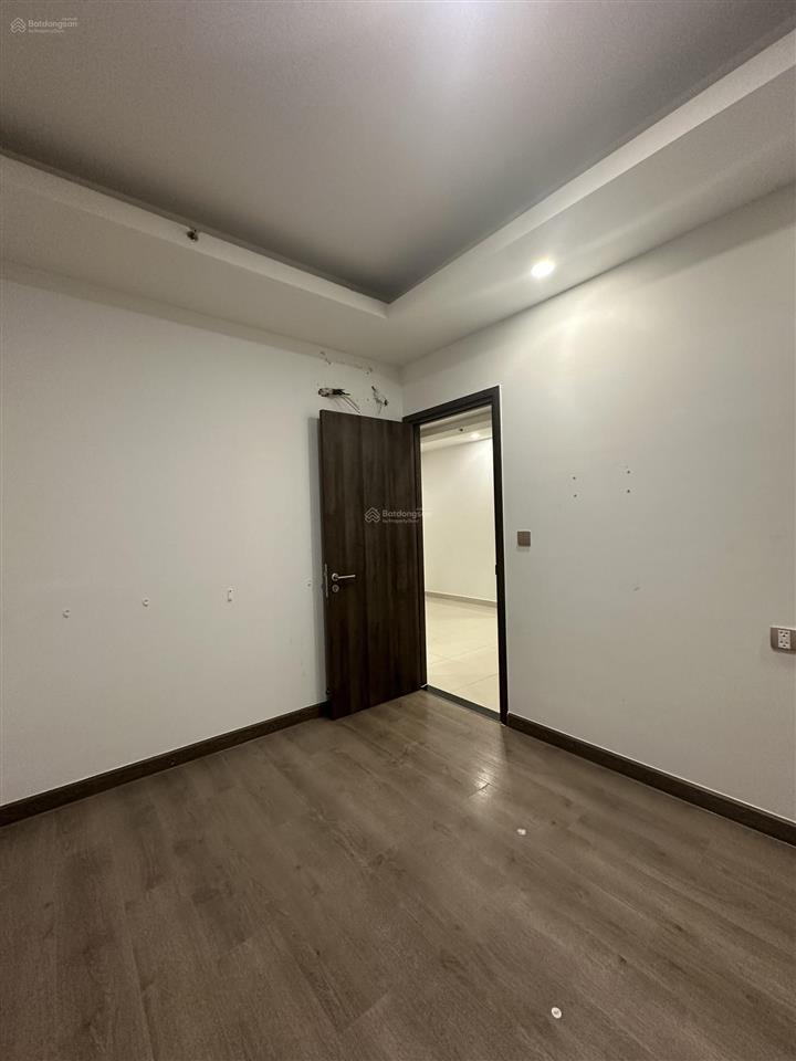 Cần bán căn 2 phòng ngủ giá tốt tại q7 boulevard