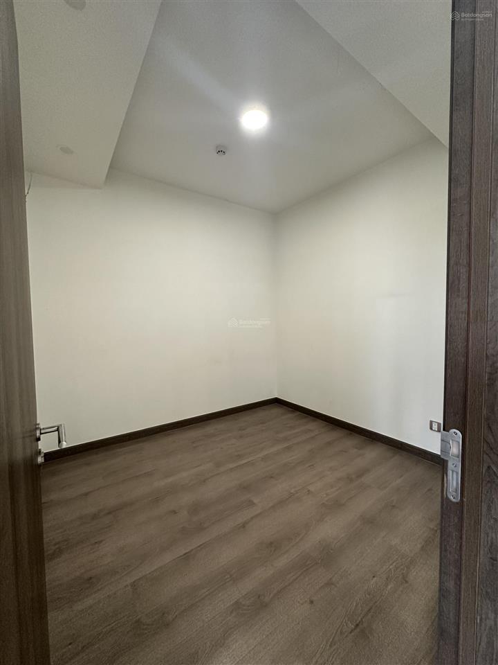 Bán gấp căn 2 phòng ngủ giá siêu tốt tại q7 boulevard