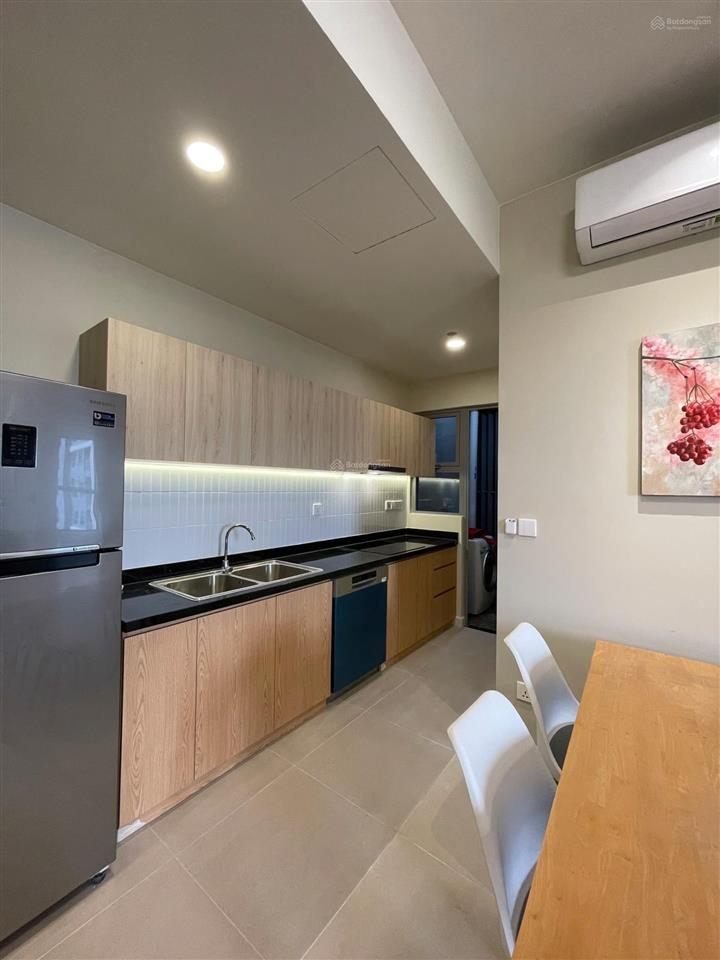 Bán gấp căn 2 phòng ngủ view đông nam giá tốt dự án