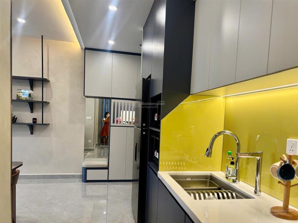 Chính chủ gửi bán căn 2 phòng ngủ full nội thất tại celesta rise