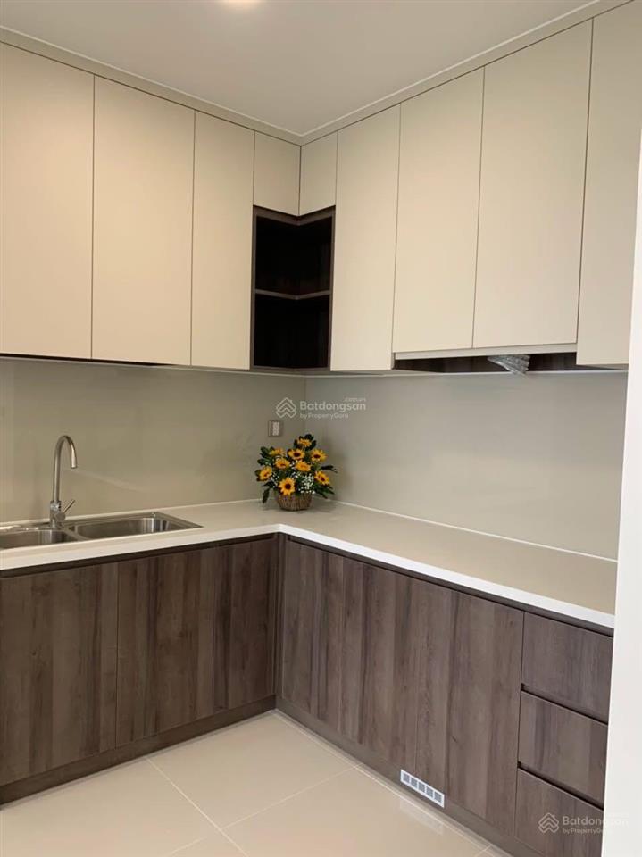 Chính chủ gửi bán căn 3 phòng ngủ hướng nam view ngoài thoáng mát giá tốt tại q7 boulevard