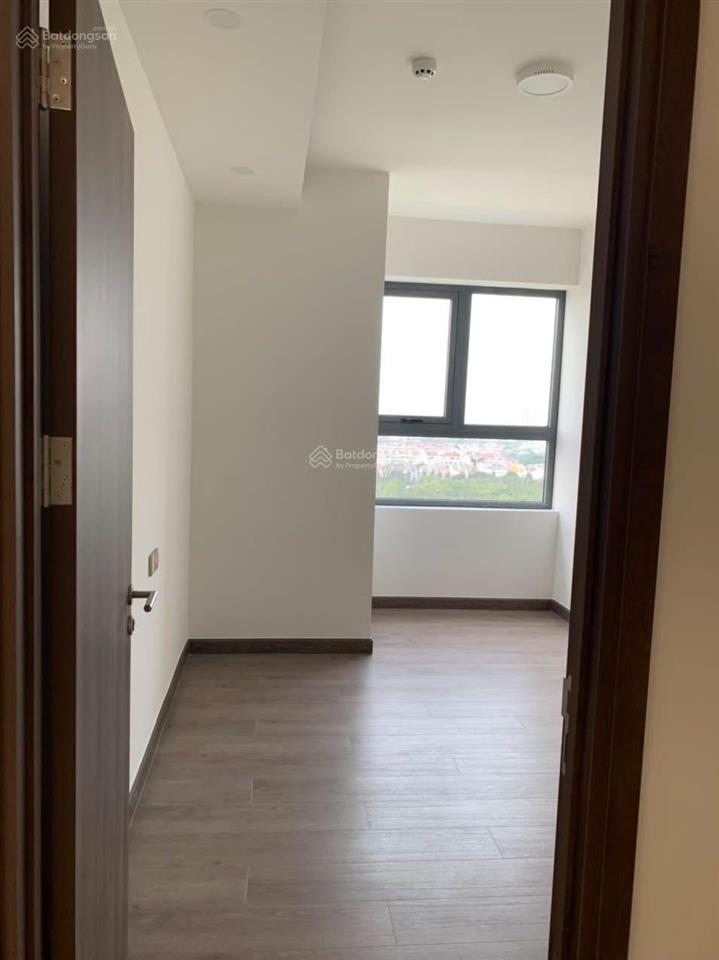 Chính chủ gửi bán căn 3 phòng ngủ hướng nam view ngoài thoáng mát giá tốt tại q7 boulevard