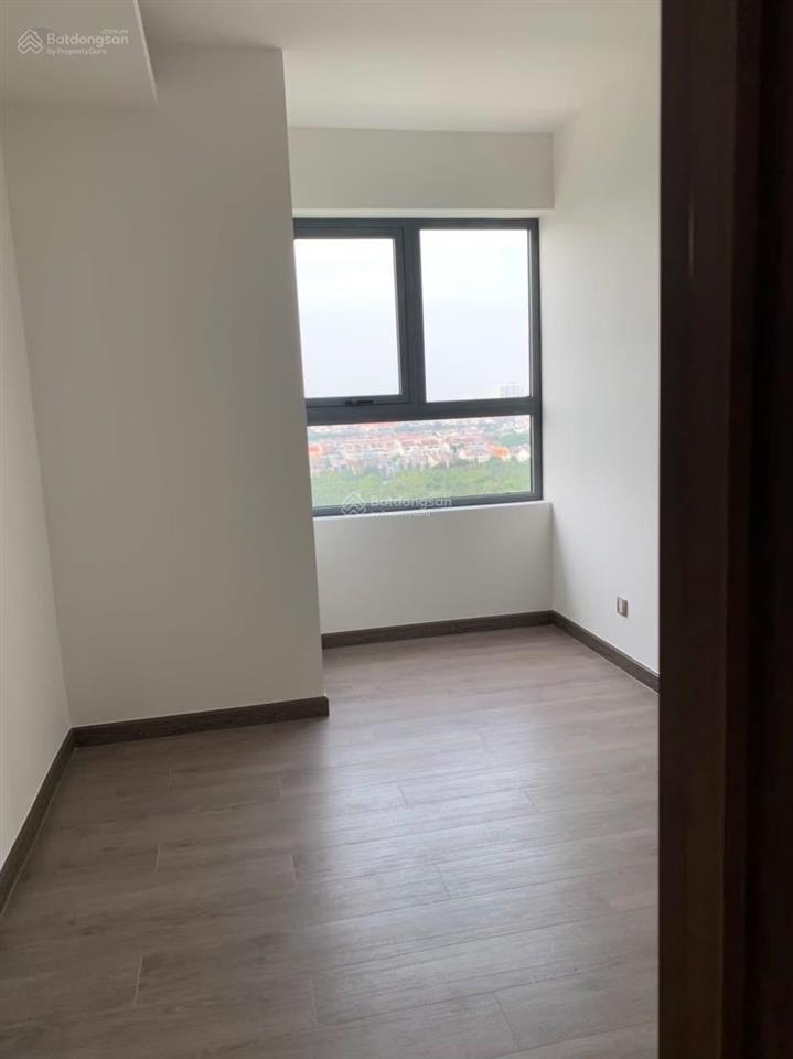 Chính chủ gửi bán căn 3 phòng ngủ hướng nam view ngoài thoáng mát giá tốt tại q7 boulevard