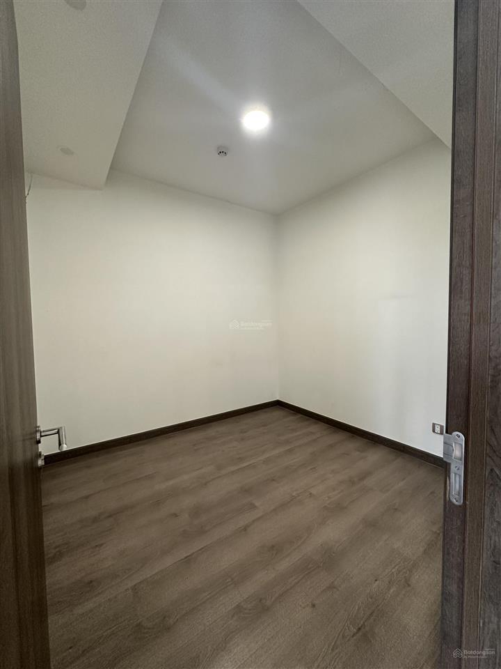 Cần bán căn 2 phòng ngủ 57,32m2 đầy đủ nội thất giá tốt nhất dự án q7 boulevard