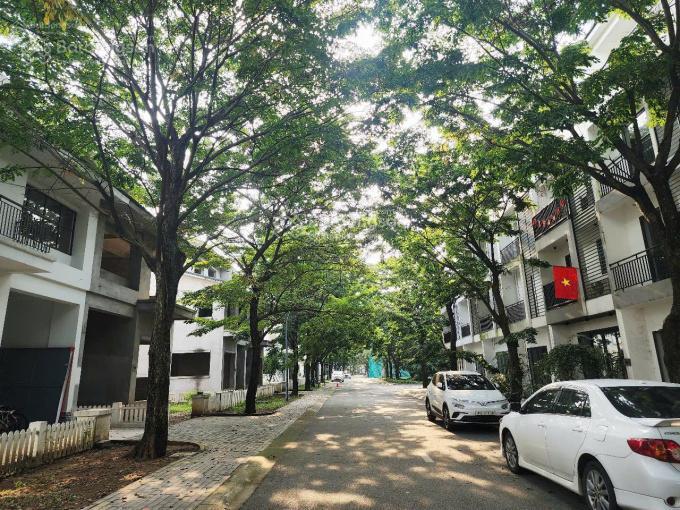 Em chính chủ cần bán căn 80m hướng đông nam, mặt view khu biệt thự. thung lũng mùa xuân