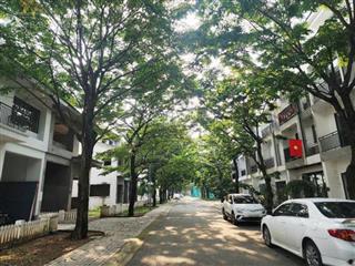 Em chính chủ cần bán căn 80m hướng đông nam, mặt view khu biệt thự. thung lũng mùa xuân