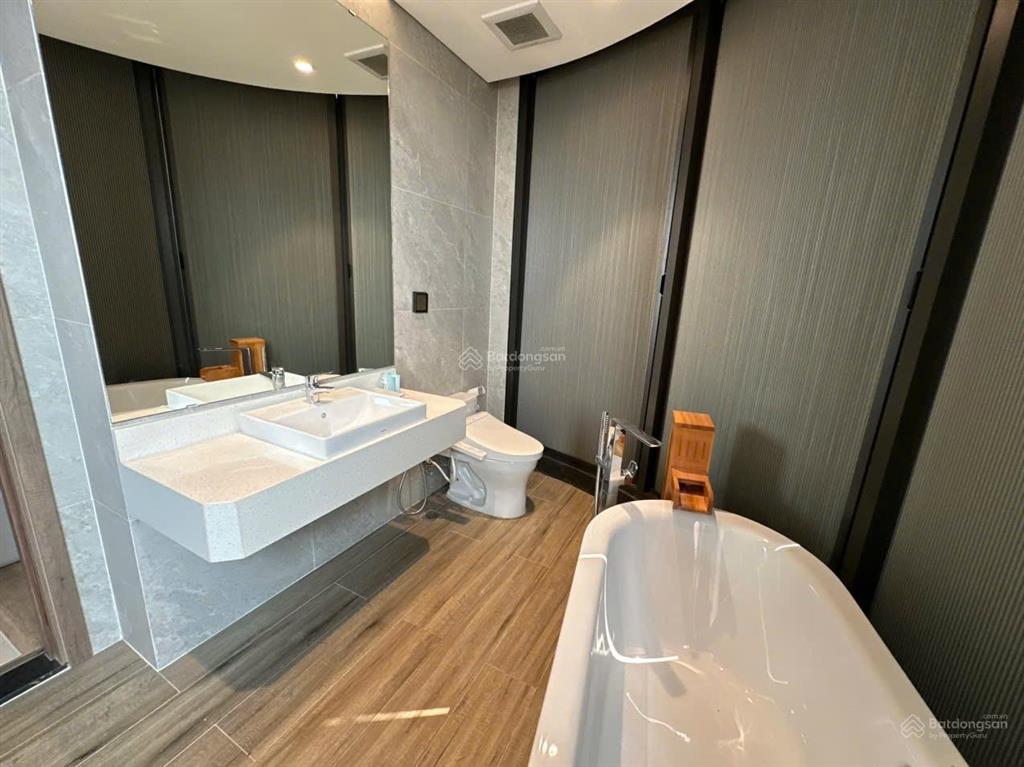 3 phòng ngủ landmark rẻ nhất thị trường, chủ nhà bung cọc cần bán luôn. giá có 1  0  2