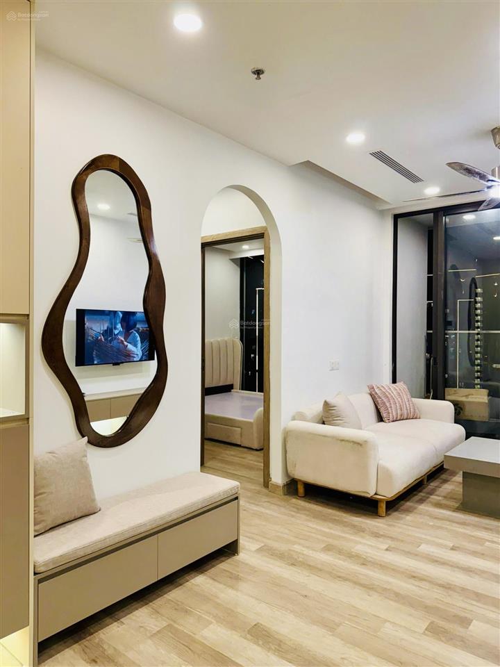 Cần tiền bán gấp 3,9 tỷ 2 ngủ 1 vệ sinh. full nội thất đẹp. tầng cao view thoáng đẹp
