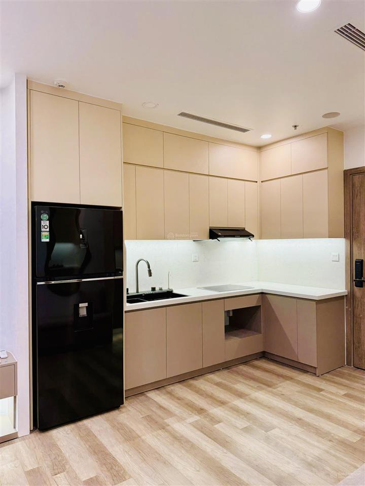 Cần tiền bán gấp 3,9 tỷ 2 ngủ 1 vệ sinh. full nội thất đẹp. tầng cao view thoáng đẹp