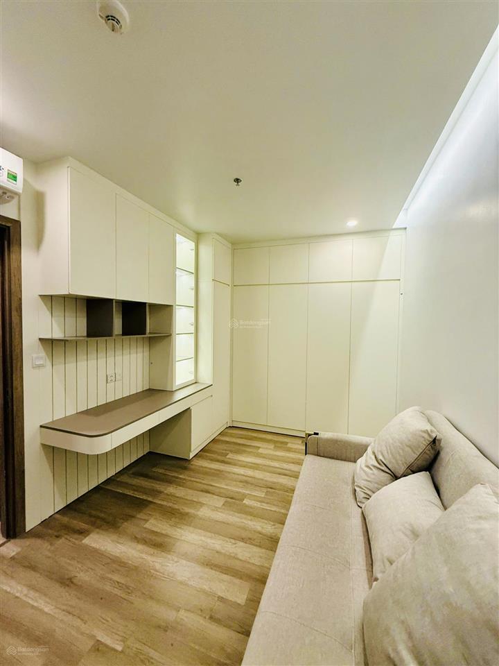 Cần tiền bán gấp 3,9 tỷ 2 ngủ 1 vệ sinh. full nội thất đẹp. tầng cao view thoáng đẹp