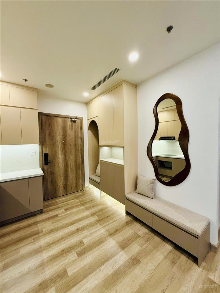 Cần tiền bán gấp 3,9 tỷ 2 ngủ 1 vệ sinh. full nội thất đẹp. tầng cao view thoáng đẹp