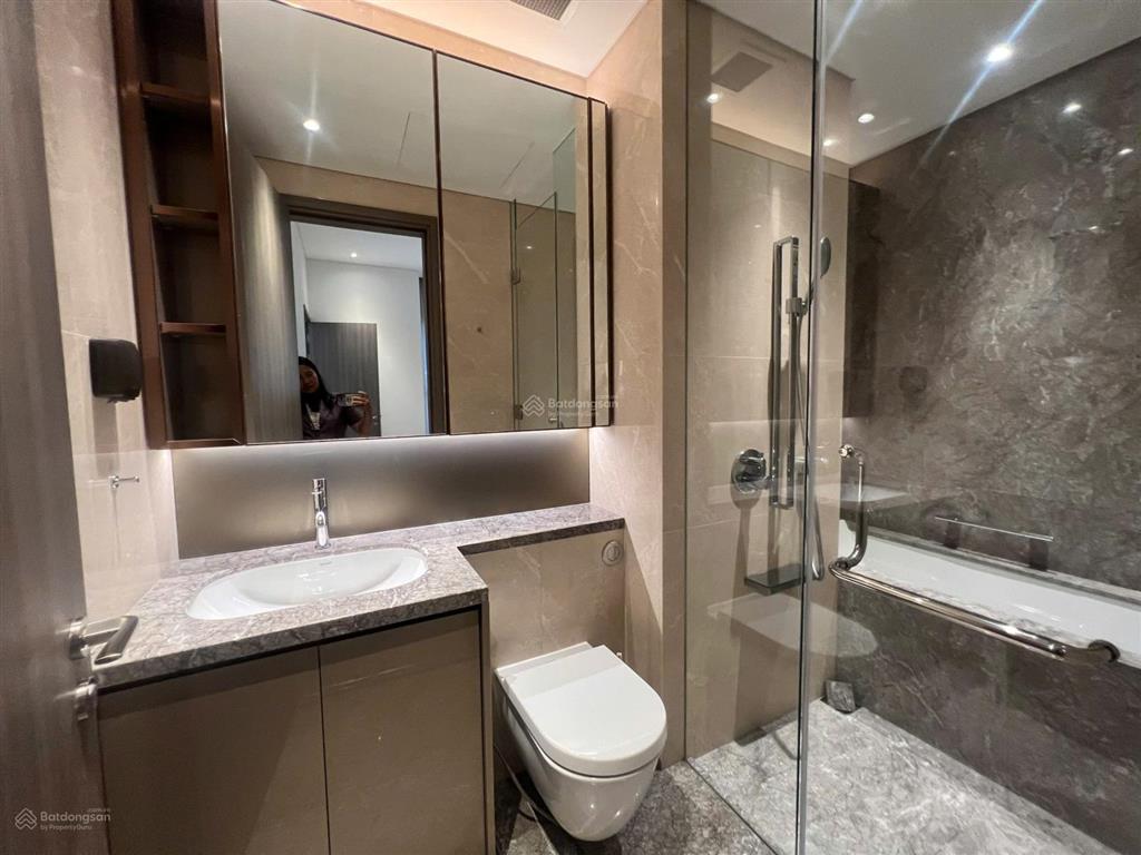 The marq district 1 cho thuê nhanh căn hộ 2pn 2wc, dt 74m2, giá 47 triệu (bao thuế, pql)