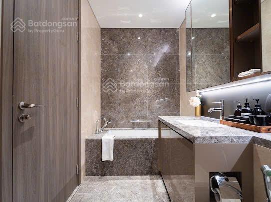 Bán căn hộ 3 phòng ngủ the marq, dt 110m2, hướng ban công đông nam, giá 23.5 tỷ, suất spa