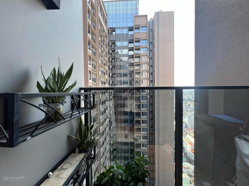 Bán căn hộ 1pn, đã có sổ, tại the marq, giá 9.9 tỷ (có tl), dt 51m2, full nội thất đẹp