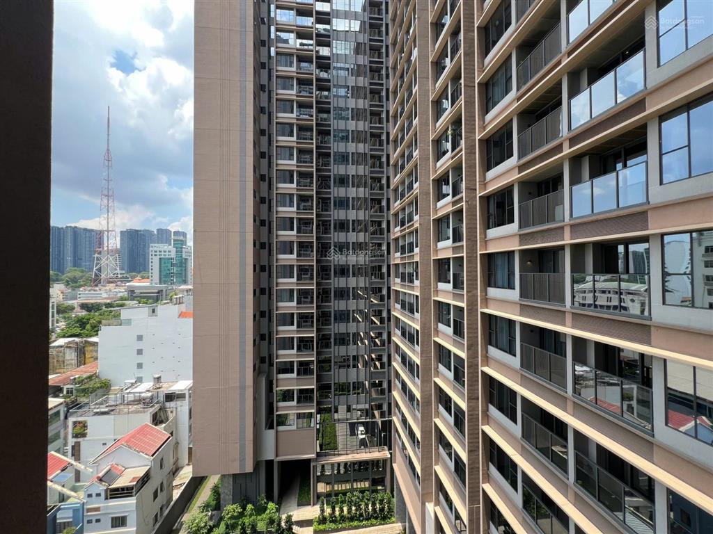 Cần cho thuê nhanh căn hộ 1pn+, full nt tại the marq, giá 32 triệu đồng. view nội khu