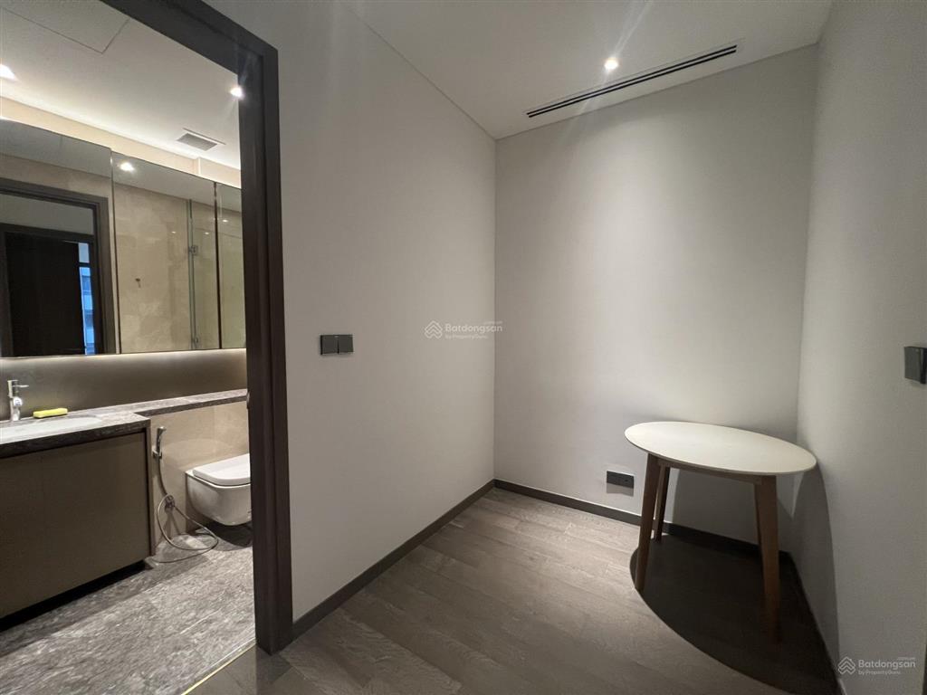 Bán căn hộ 1pn, dt 51m2, đã có sổ tại the marq, tầng cao, sẵn hợp đồng thuê. giá 10.8 tỷ