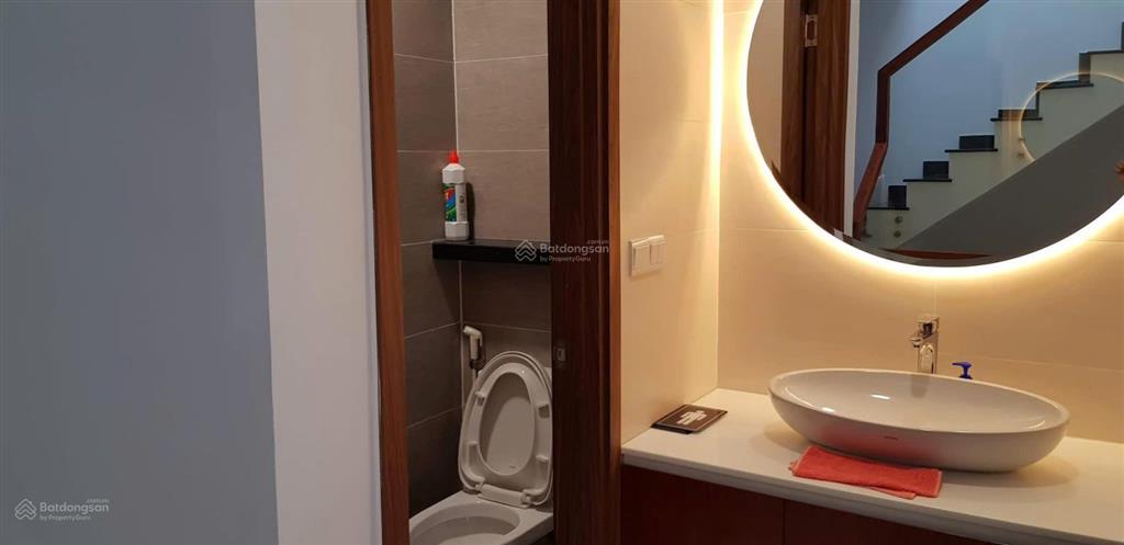 Cho thuê gấp nhà mặt phố tại the pegasuite, 32 triệu, 82.5m2, 5pn, 5wc vào ở ngay