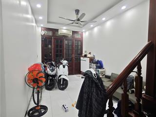 Chính chủ cho thuê nhà riêng 4 tầng 50m2 tại 190 đường hoàng mai