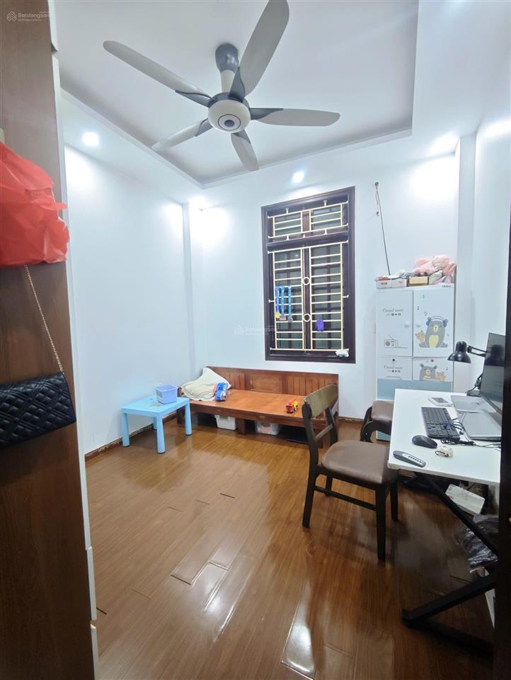 Chính chủ cho thuê nhà riêng 4 tầng 50m2 tại 190 đường hoàng mai
