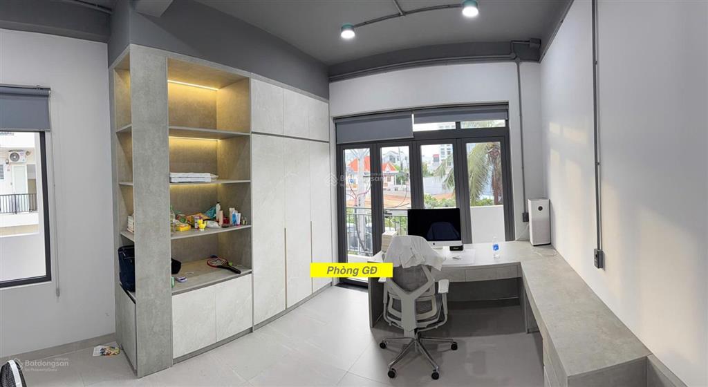 Chính chủ cho thuê mặt bằng và văn phòng mới, góc 2 mặt tiền gần sân bay tsn, full nội thất mới